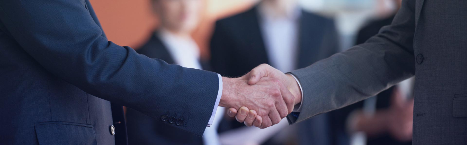 අපව අමතන්න